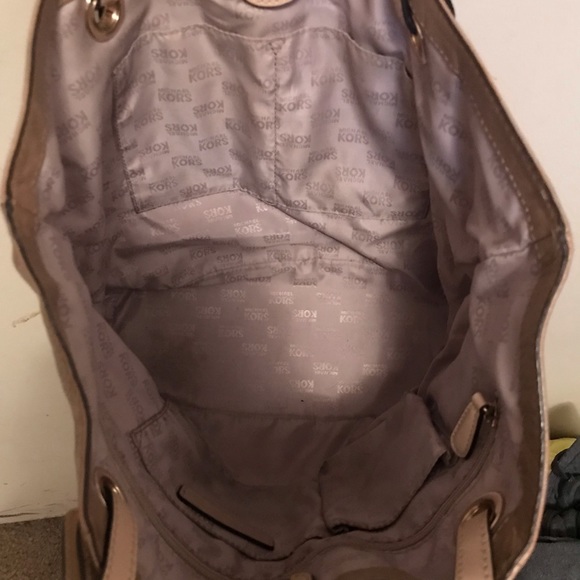 Authentic Michael Kors purse - Picture 4 of 6